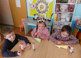 День бумажных самолетиков День бумажных самолетиков.